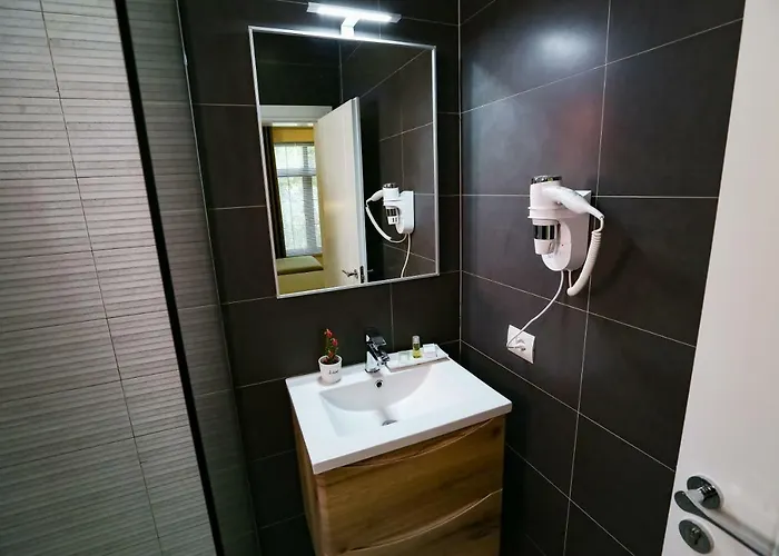 Home Hotel Szálloda