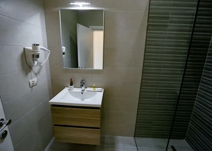 Home Hotel Szálloda Tirana