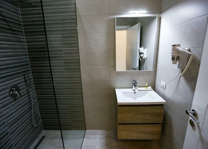 Home Hotel Szálloda