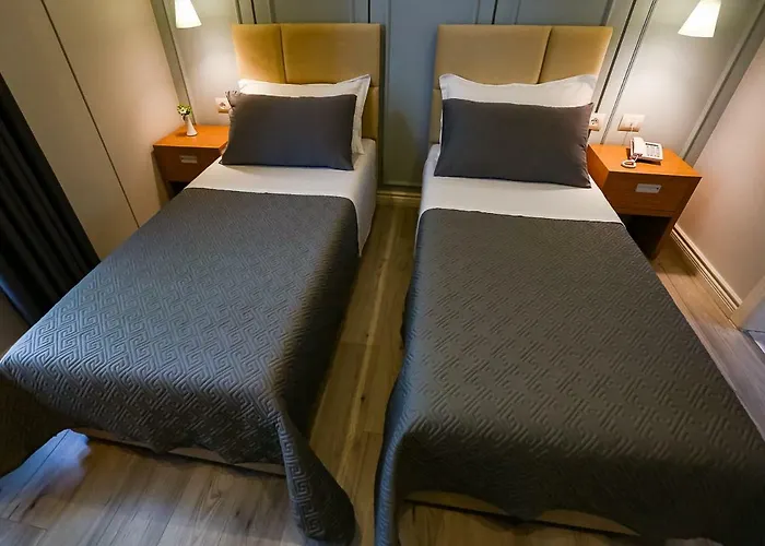 Home Hotel Szálloda
