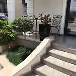 Home Hotel Tiran
