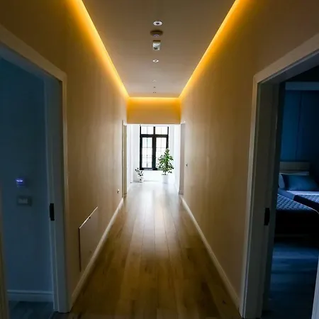 ホテル Home Hotel ティラナ